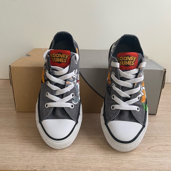 Converse Chuck Taylor All Star Looney Tunes Bugs Bunny Daffy Shoes - Size 13 C - Picture 7 of 13